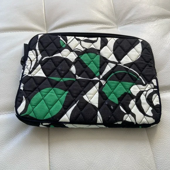 Vera Bradley Tablet Case 💚🤍🖤 - Picture 2 of 5